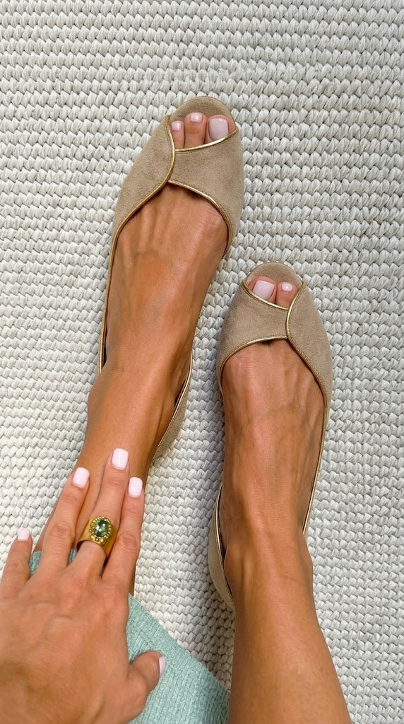 Beige / US 11