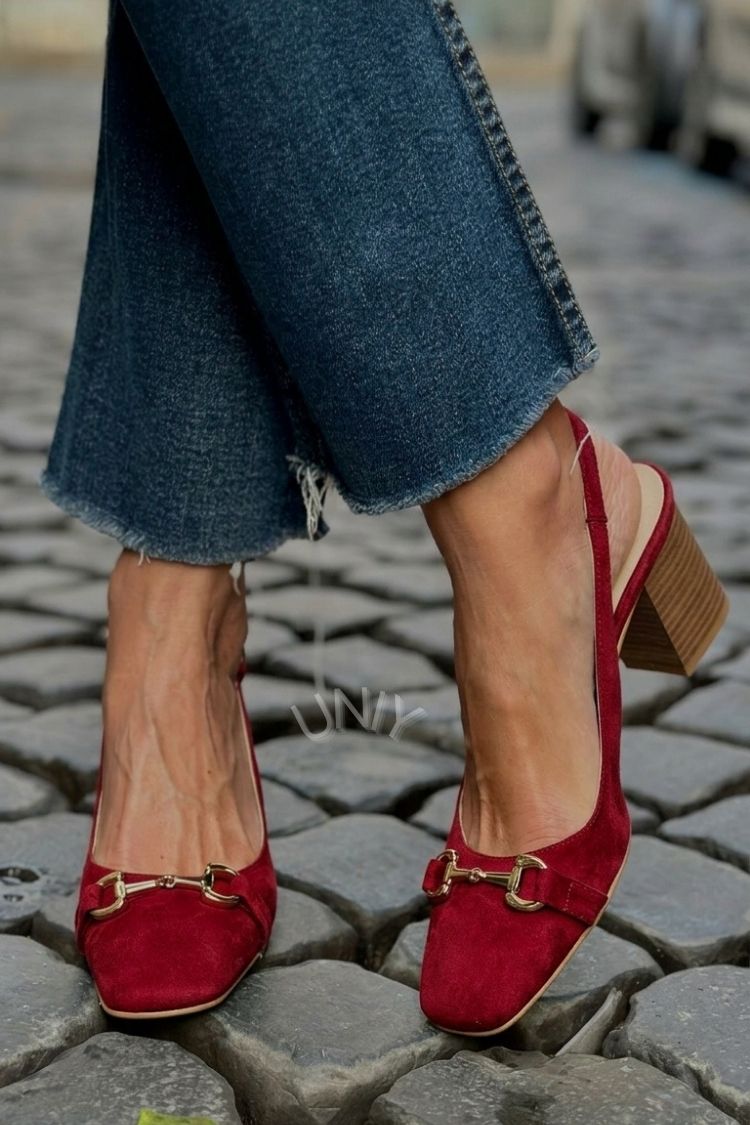 Dark Red / US 11