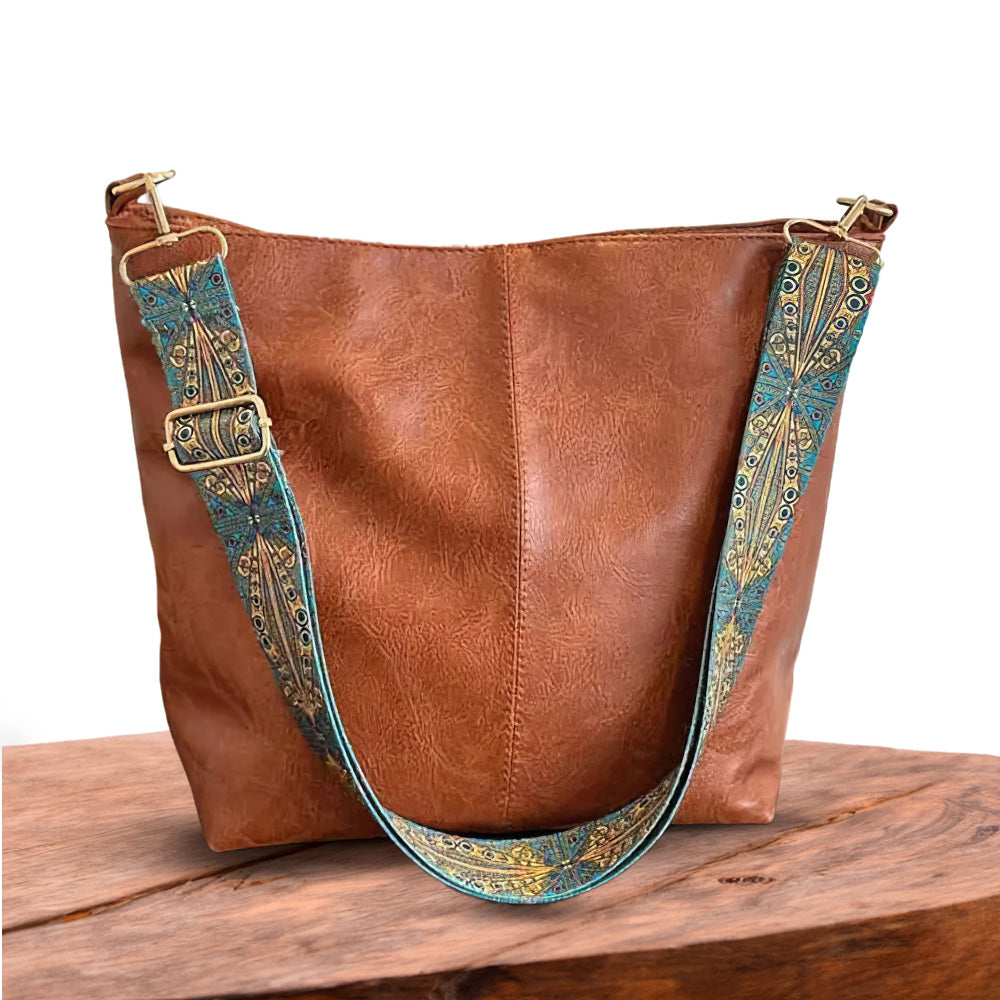 Brown / 31.5x25.5x10 cm (12.4 x 10.0 x 3.9 in)