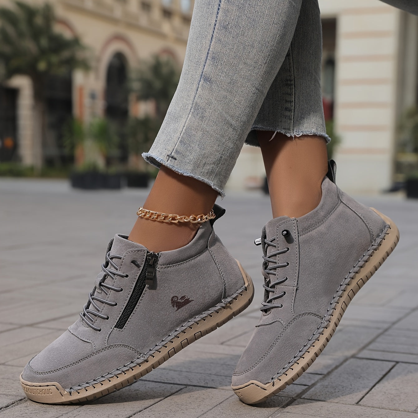 Grey / 9