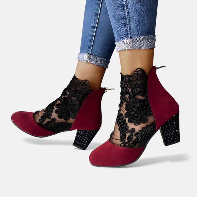 Red / 12 US | 43 EU | 10 AU
