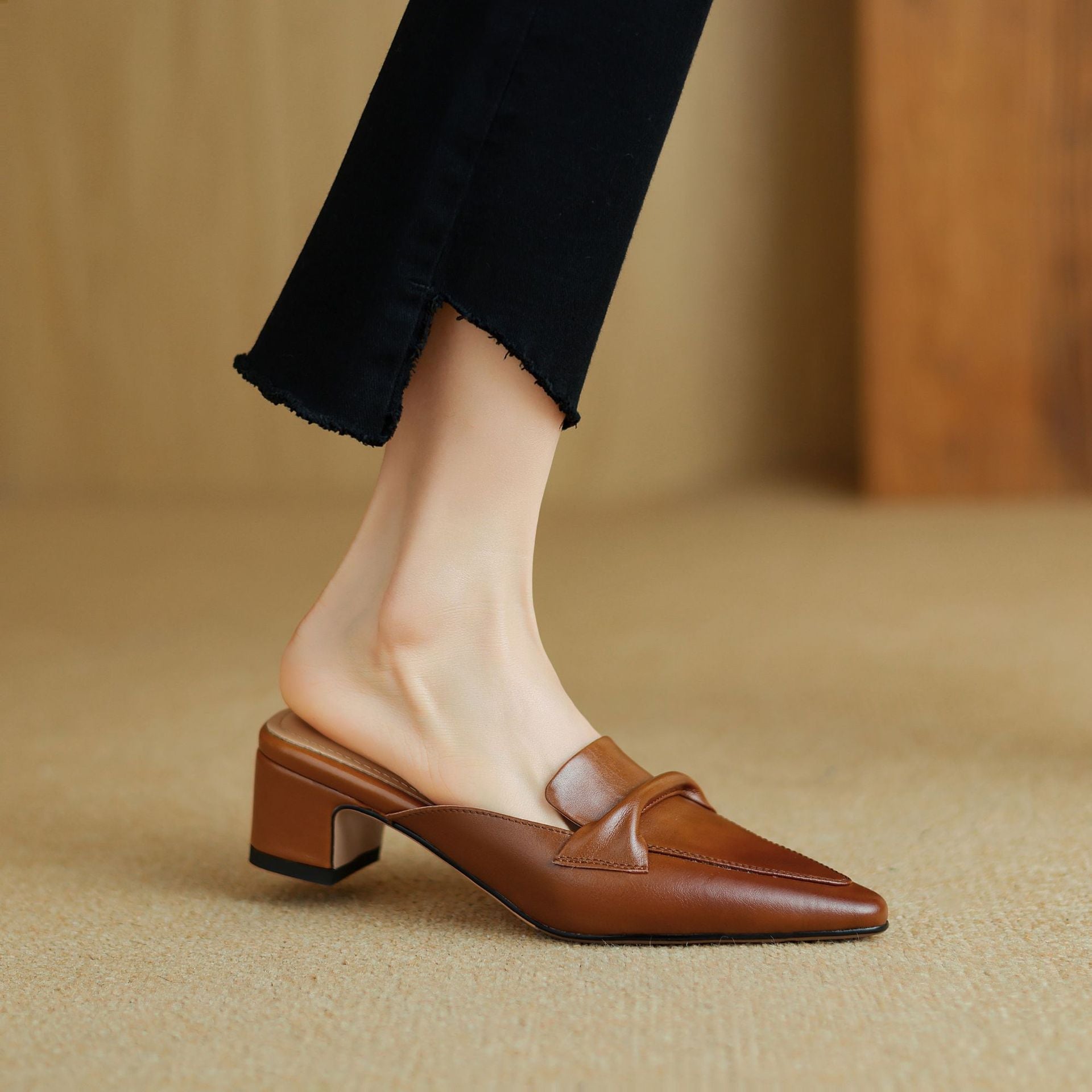 Brown / 12