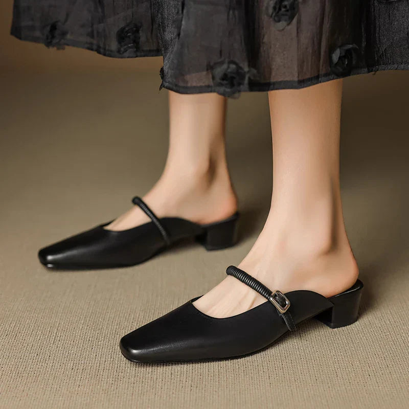 Black / 12