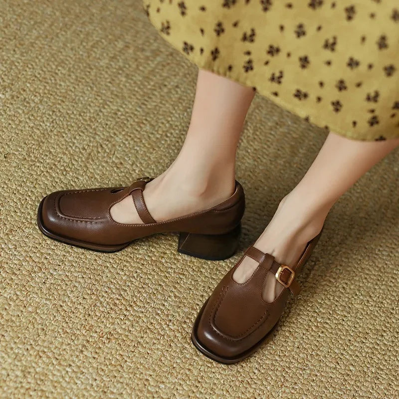 Brown / 11