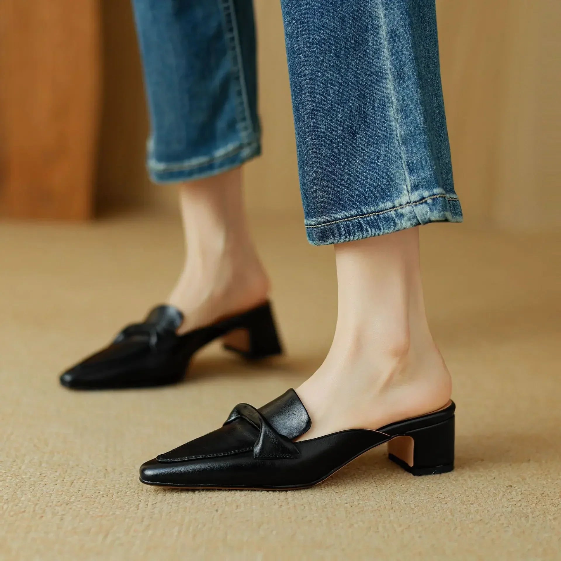 Black / 12