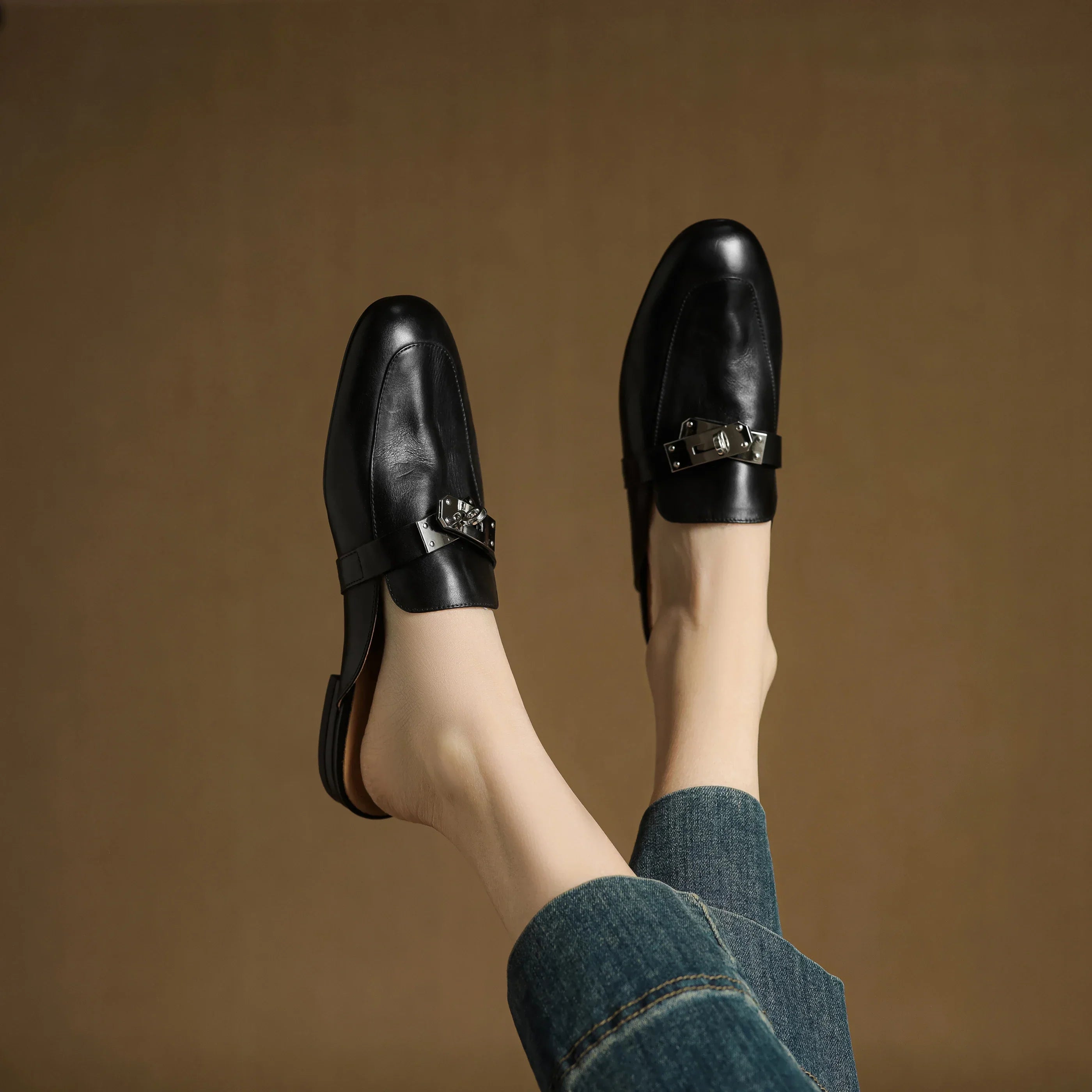 Black / 12