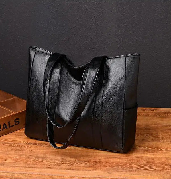 Black / 40x28x12 cm (15.7 x 11.0 x 4.7 in)