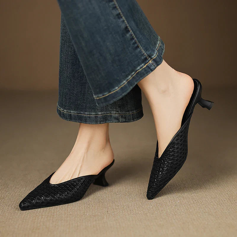 Black / 12