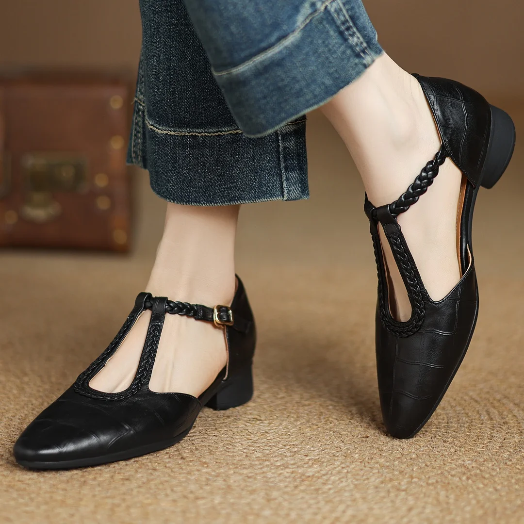 Black / 9