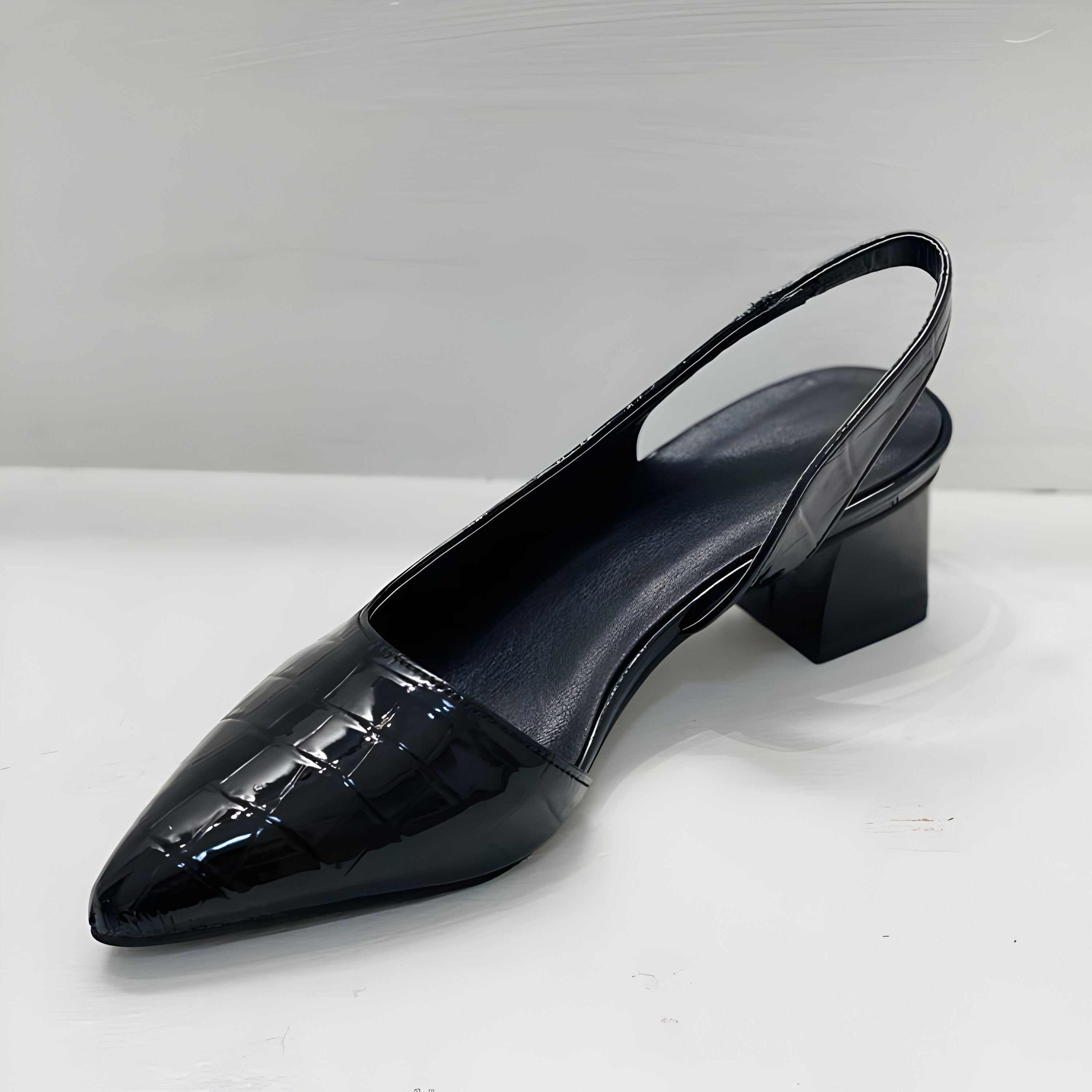 Black / 11